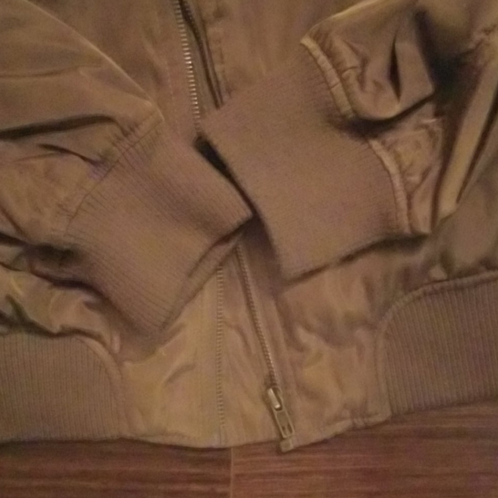 Clothes - Picture 3 of 8